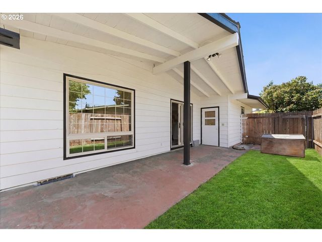 13547 Ne SACRAMENTO St, Portland, OR 97230