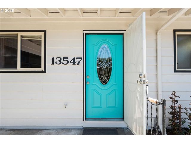 13547 Ne SACRAMENTO St, Portland, OR 97230