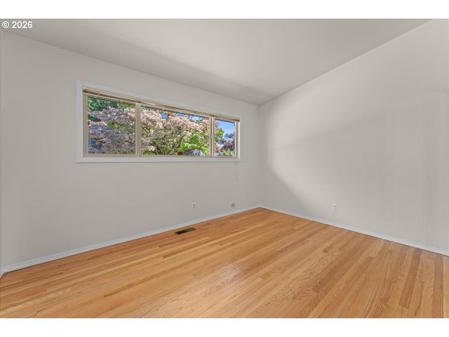 13547 Ne SACRAMENTO St, Portland, OR 97230