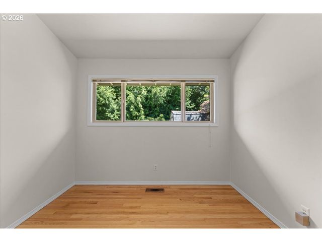 13547 Ne SACRAMENTO St, Portland, OR 97230
