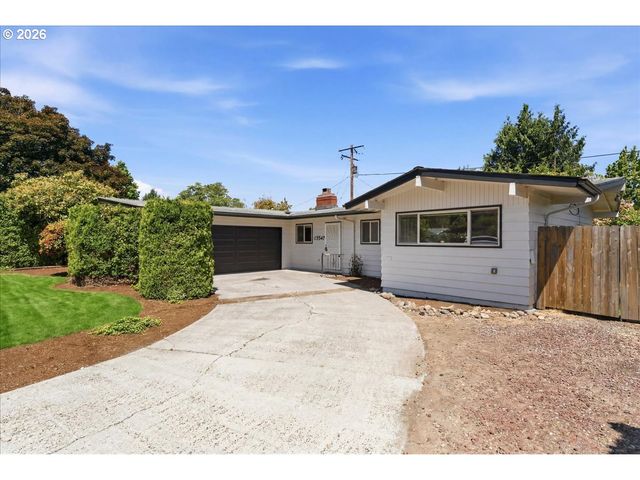 13547 Ne SACRAMENTO St, Portland, OR 97230