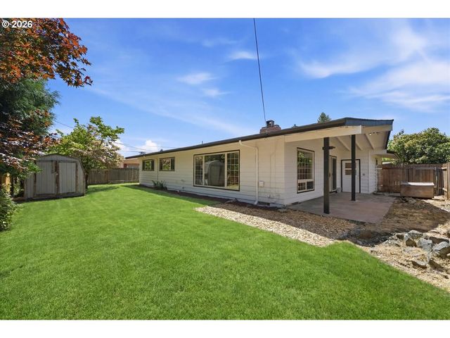 13547 Ne SACRAMENTO St, Portland, OR 97230