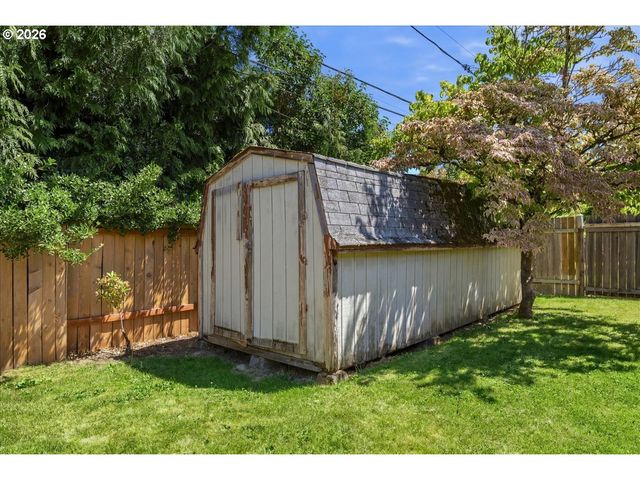 13547 Ne SACRAMENTO St, Portland, OR 97230