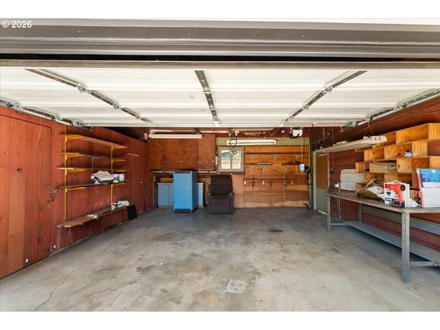 13547 Ne SACRAMENTO St, Portland, OR 97230