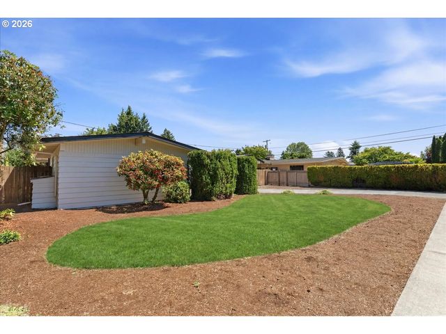 13547 Ne SACRAMENTO St, Portland, OR 97230