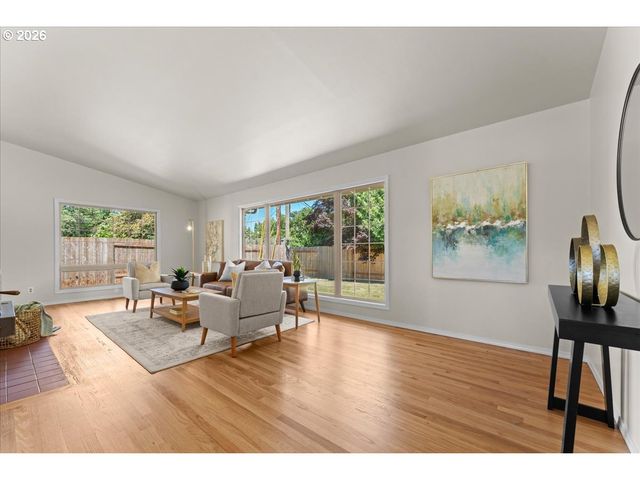 13547 Ne SACRAMENTO St, Portland, OR 97230