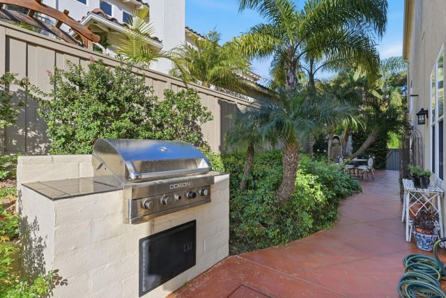 6277 Paseo Privado, Carlsbad, CA 92009