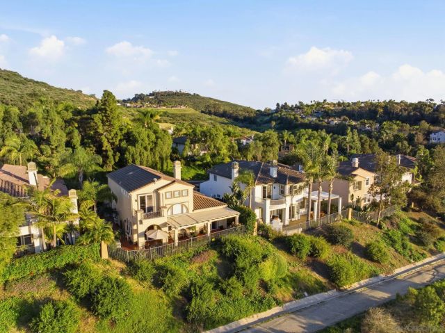 6277 Paseo Privado, Carlsbad, CA 92009