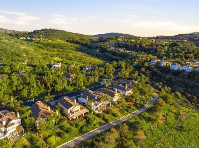 6277 Paseo Privado, Carlsbad, CA 92009