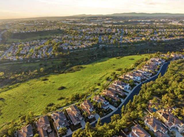 6277 Paseo Privado, Carlsbad, CA 92009