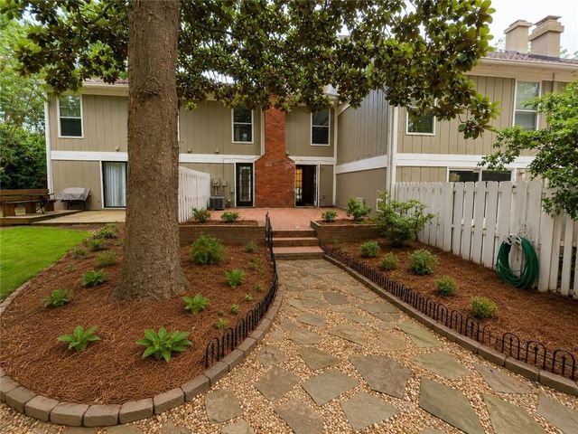 670 Powers Ferry North SE, Marietta, GA 30067