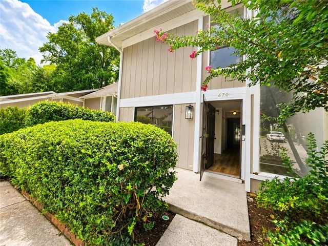 670 Powers Ferry North SE, Marietta, GA 30067
