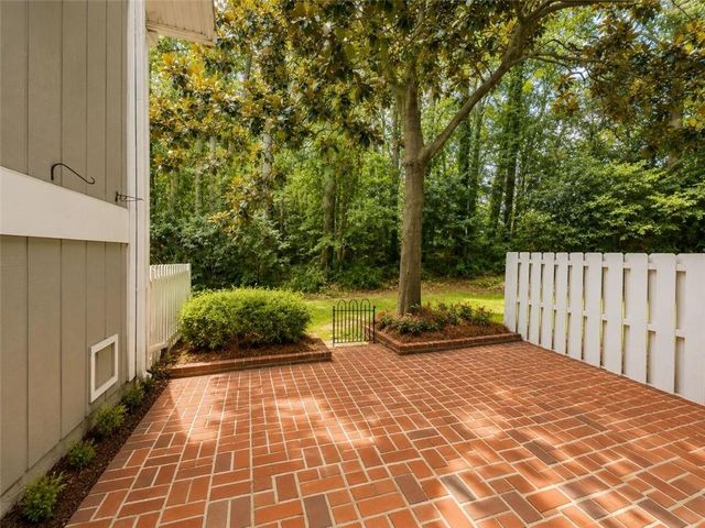 670 Powers Ferry North SE, Marietta, GA 30067