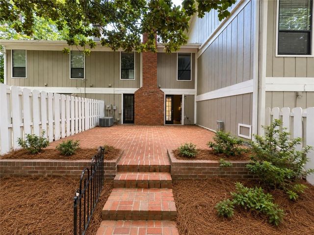 670 Powers Ferry North SE, Marietta, GA 30067