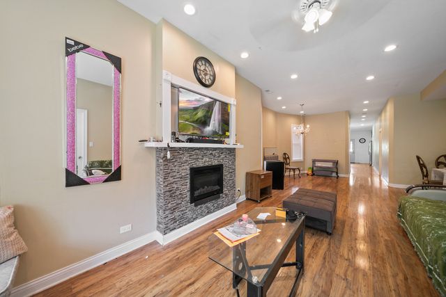 5208 W Washington Boulevard, Chicago, IL 60644