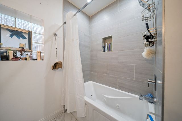 5208 W Washington Boulevard, Chicago, IL 60644