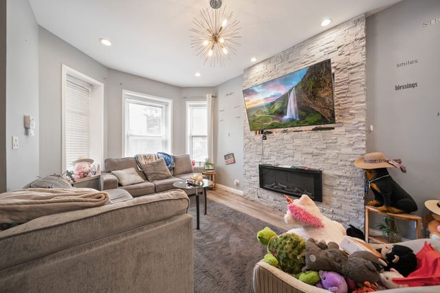 5208 W Washington Boulevard, Chicago, IL 60644
