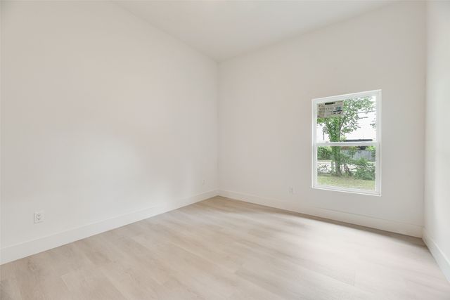 302 Newsom Road, Mesquite, TX 75149