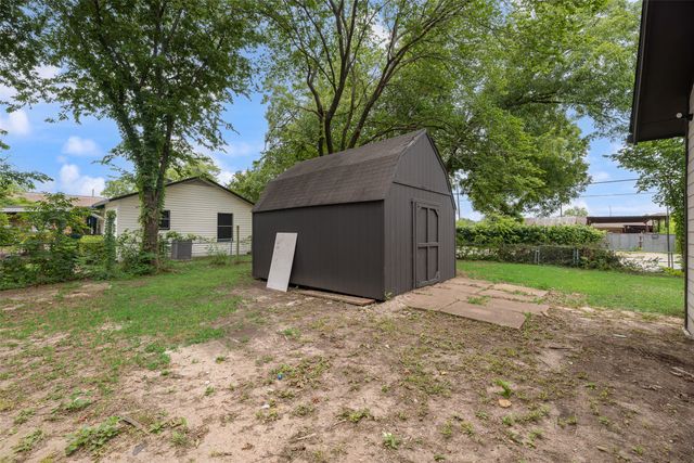 302 Newsom Road, Mesquite, TX 75149