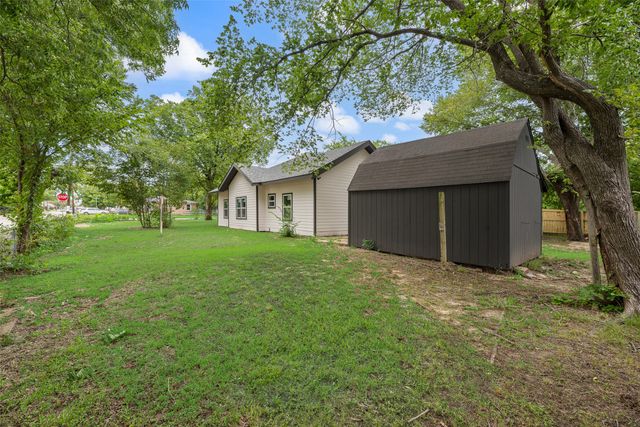 302 Newsom Road, Mesquite, TX 75149
