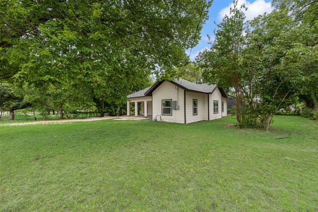 302 Newsom Road, Mesquite, TX 75149