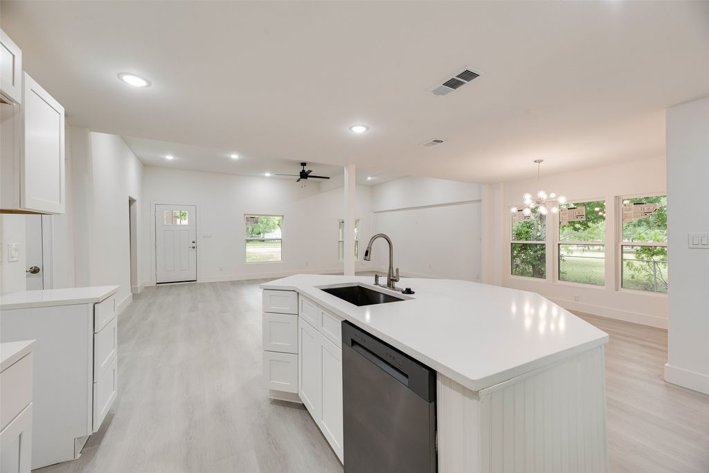 302 Newsom Road, Mesquite, TX 75149