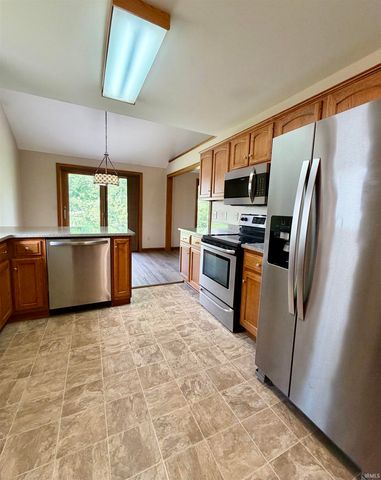 536 Tattersholl Court, Fort Wayne, IN 46804