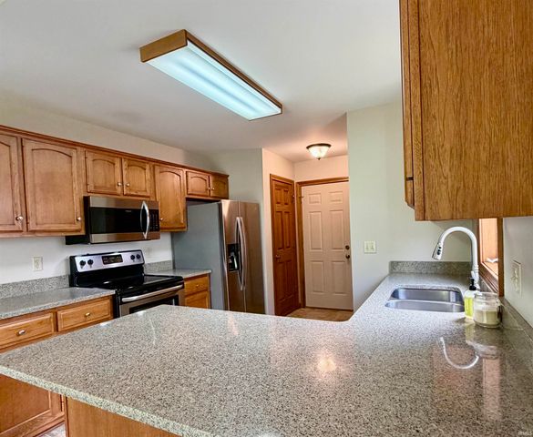536 Tattersholl Court, Fort Wayne, IN 46804