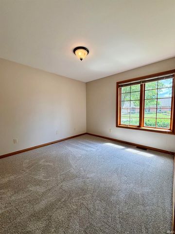 536 Tattersholl Court, Fort Wayne, IN 46804