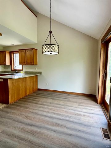 536 Tattersholl Court, Fort Wayne, IN 46804