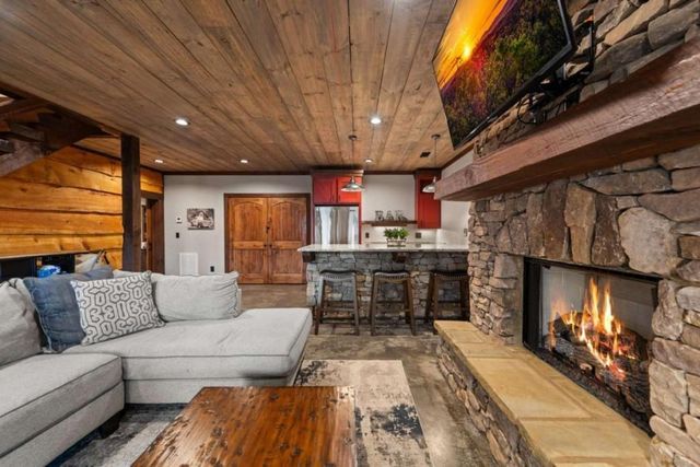 134 Cohutta Overlook Trail, Blue Ridge, GA 30513