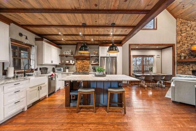 134 Cohutta Overlook Trail, Blue Ridge, GA 30513