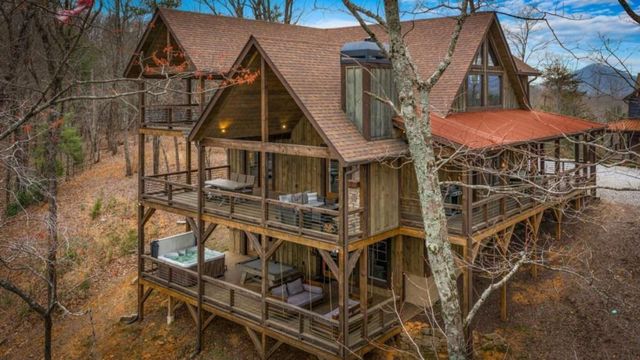 134 Cohutta Overlook Trail, Blue Ridge, GA 30513