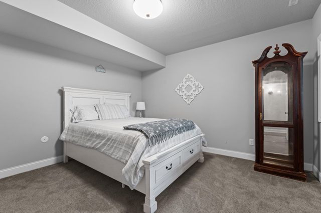 4053 Stone Point Drive NE, Rochester, MN 55906