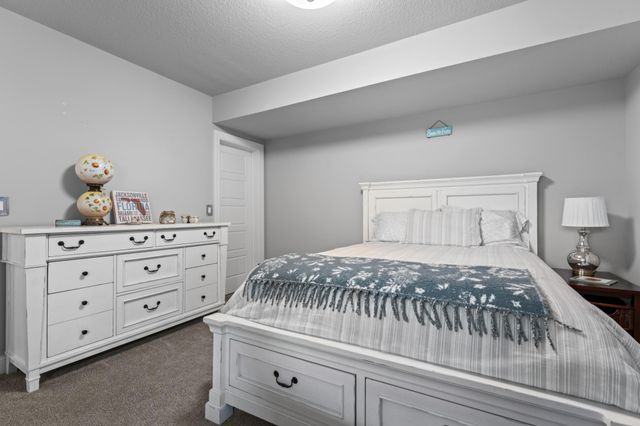 4053 Stone Point Drive NE, Rochester, MN 55906