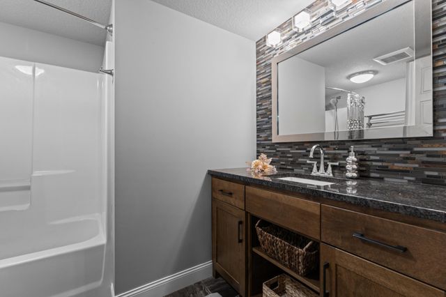 4053 Stone Point Drive NE, Rochester, MN 55906