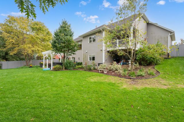4053 Stone Point Drive NE, Rochester, MN 55906