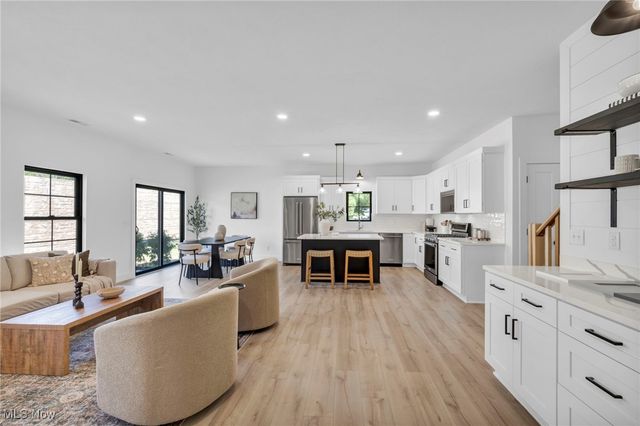 6728 Benedict Drive, Middleburg Heights, OH 44130