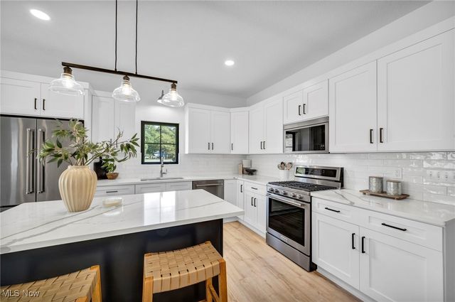 6728 Benedict Drive, Middleburg Heights, OH 44130