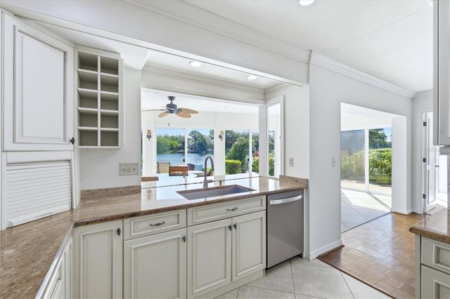 4986 WATERBRIDGE DOWN, Sarasota, FL 34235