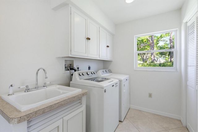 4986 WATERBRIDGE DOWN, Sarasota, FL 34235