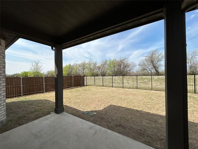 8941 Lantana Meadow Drive, Fort Worth, TX 76131