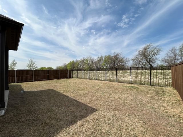 8941 Lantana Meadow Drive, Fort Worth, TX 76131