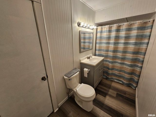 511 N SHELBY Street, Salem, IL 62881