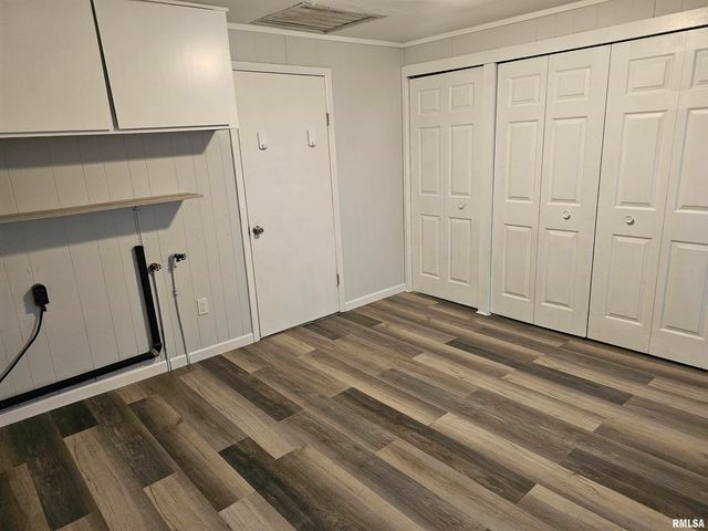 511 N SHELBY Street, Salem, IL 62881