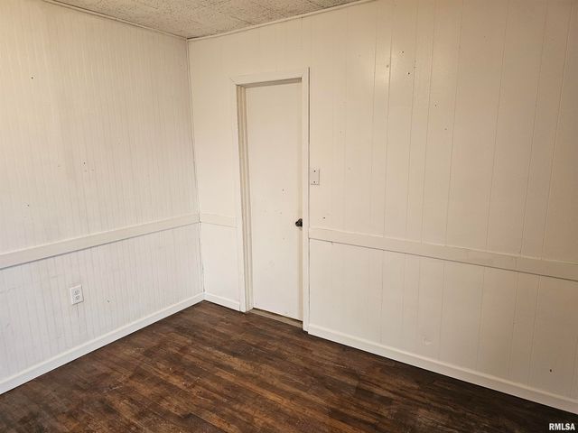 511 N SHELBY Street, Salem, IL 62881