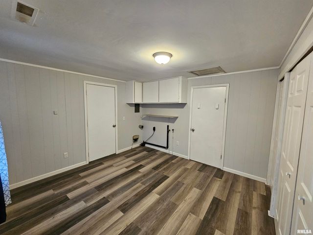 511 N SHELBY Street, Salem, IL 62881