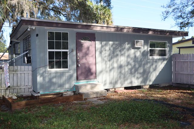 3325 Orange Avenue, Fort Pierce, FL 34947