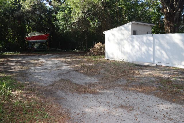 3325 Orange Avenue, Fort Pierce, FL 34947