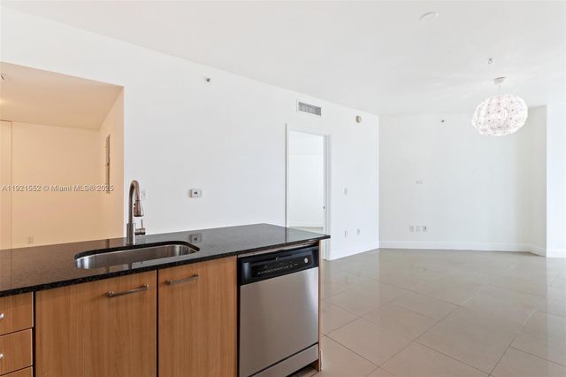 350 S Miami Ave 1805, Miami, FL 33130